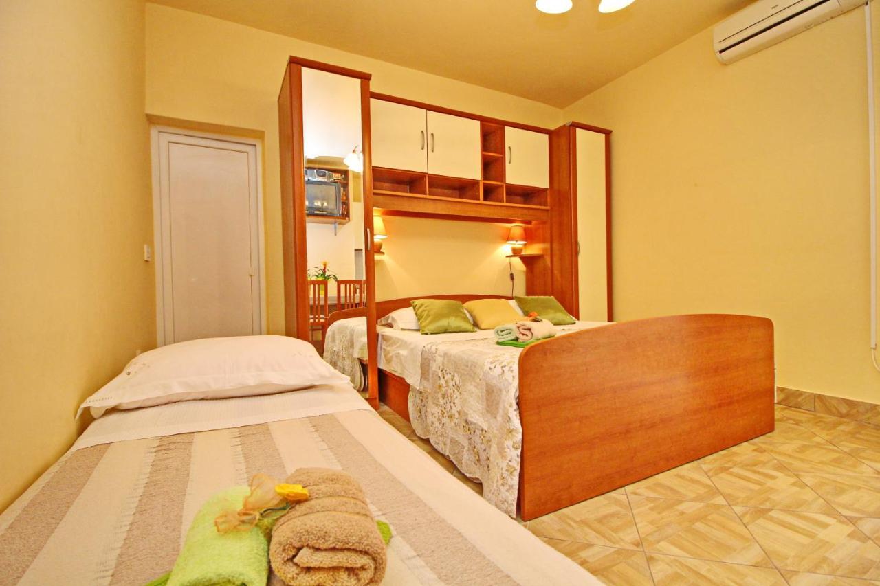 Apartments Sea Line Prigradica Extérieur photo